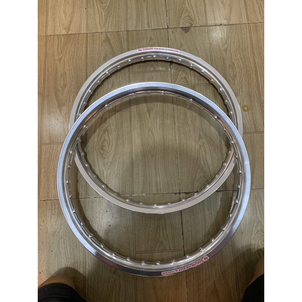 Niềng nhôm solute 1.4 và 1.4 màu bạc vành 17 ich