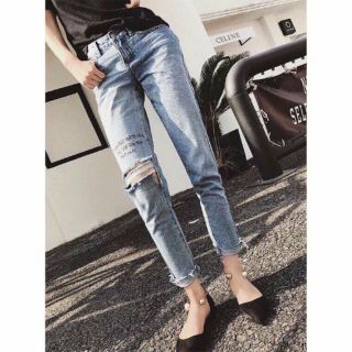 Quần baggy thêu rách gối