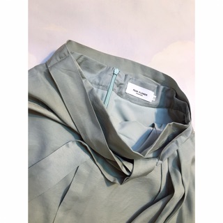 Chân váy midi xẻ tà cột dây