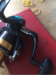 Máy câu cá daiwa strikeforce 4000-B