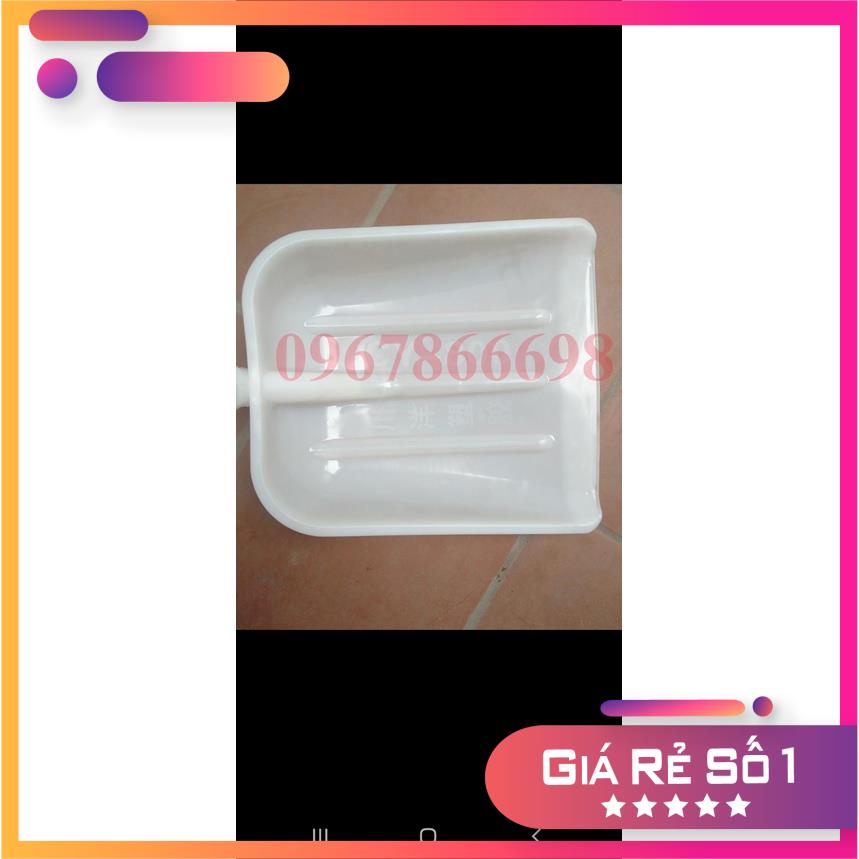 Xẻng nhựa cỡ đại Nhập Khẩu siêu cứng, chuyên xúc thức ăn gia súc, hạt nhựa, than ...