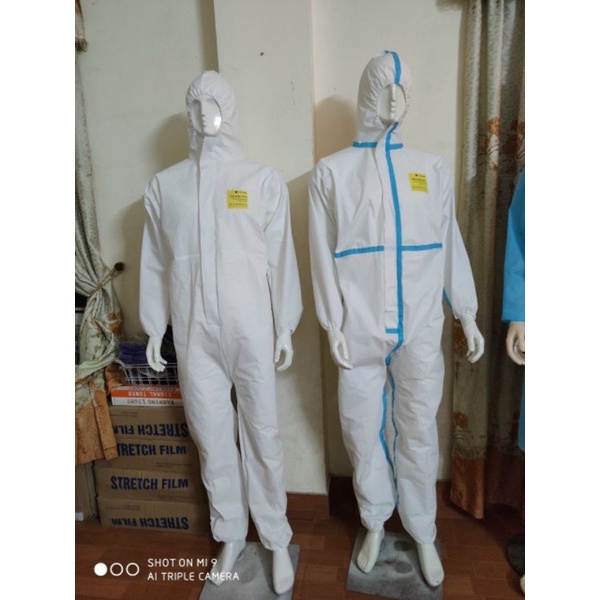 BỘ QUẦN ÁO PHÒNG DỊCH MÀU TRẮNG KHẨU TRANG Y TẾ