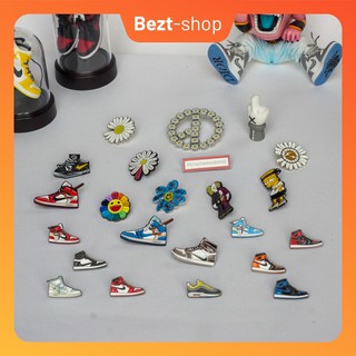 Pin cài áo, cặp, giày nhiều mẫu mã sneaker, GD, hoa cúc, jordan