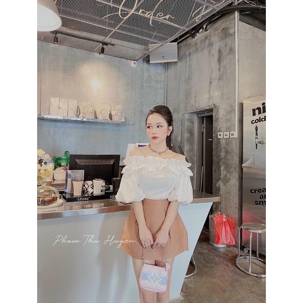 Áo trễ vai bèo tay phồng