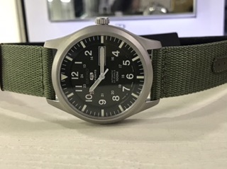 Đồng hồ nam Seiko SNZG09J1