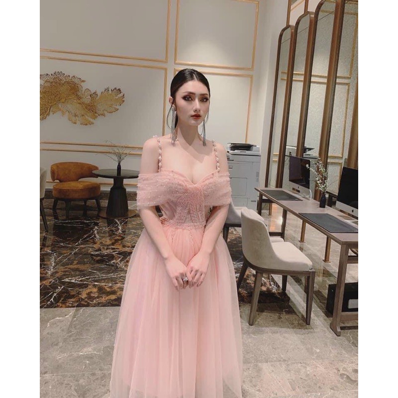 ĐẦM XOÈ RỚT VAI ĐÍNH CƯỜM