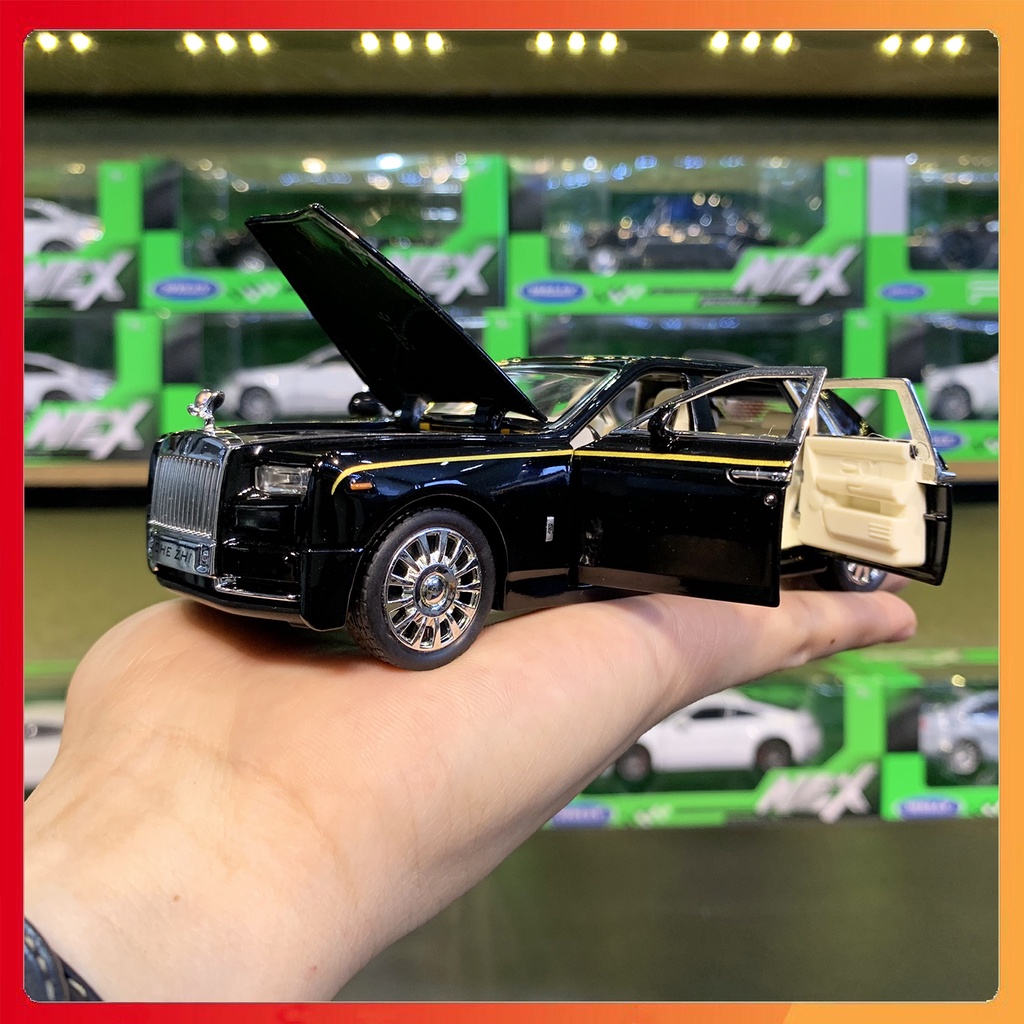 Mô hình xe Rolls-Royce Phantom VIII tỉ lệ 1:32 hãng CHEZHI