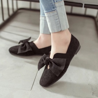 Giày bệt bít mũi nơ da lộn