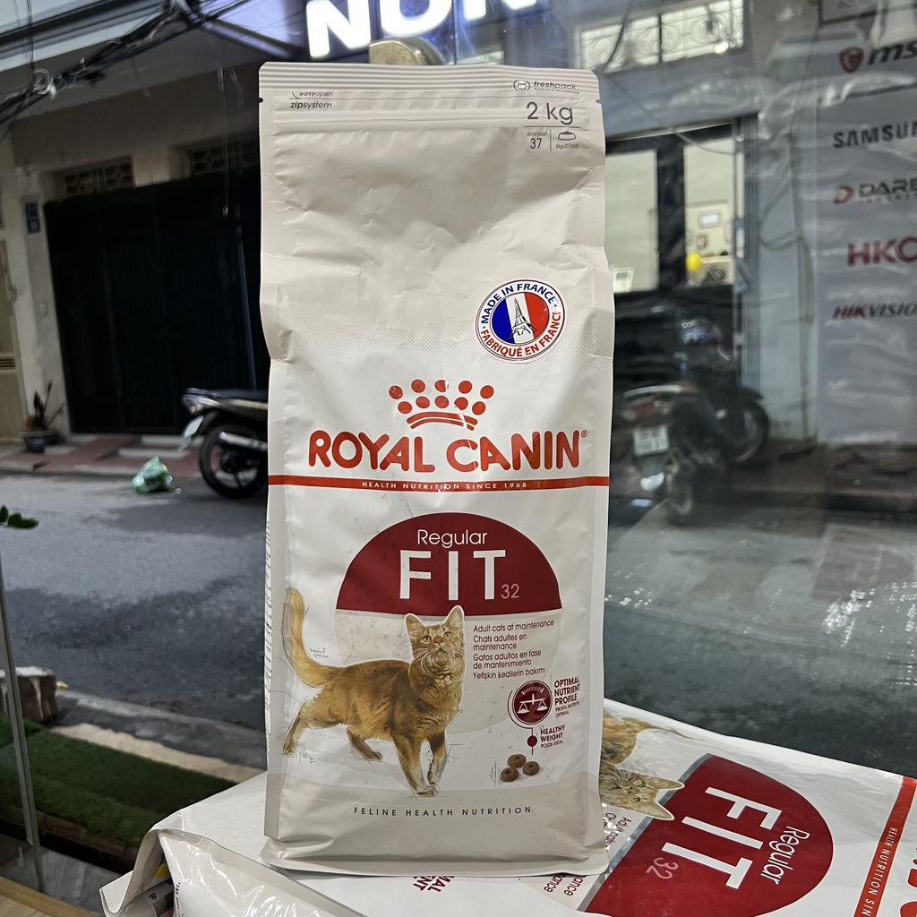 Thức ăn cho mèo Royal Canin túi hãng 2kg Kitten 36,Fit 32,Indoor 27,Mother&Baby Cat 34
