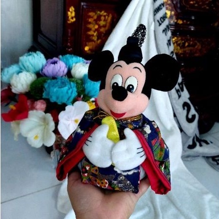 Gấu bông mickey mặc cổ phục