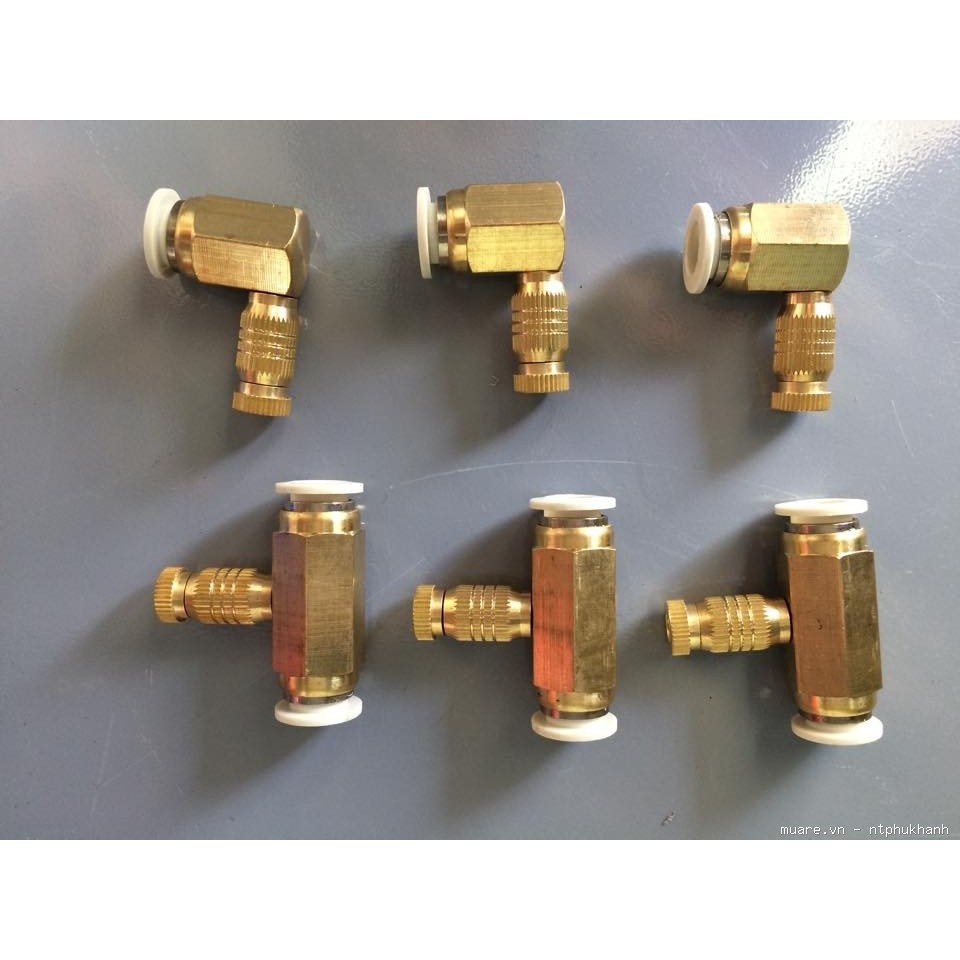 Bộ béc phun sương, bao gồm chân đế ngang nối ống và đầu béc