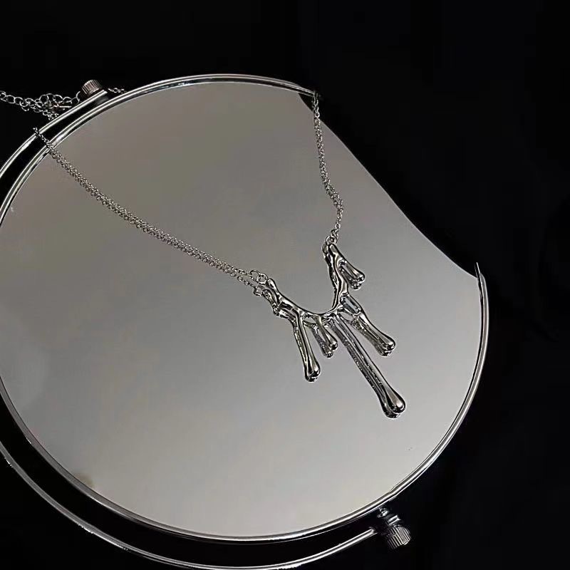 Dây Chuyền Vòng Cổ Kim Loại Hình Lava Chảy