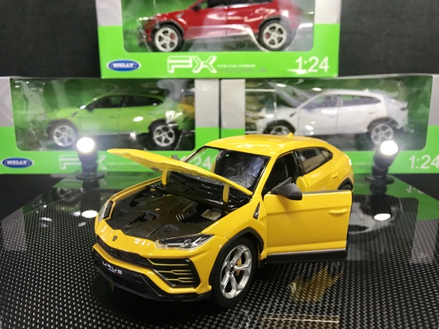 Xe Mô Hình Lamborghini Urus Tỉ lệ 1:24 hãng Welly sản xuất ( Màu Vàng )