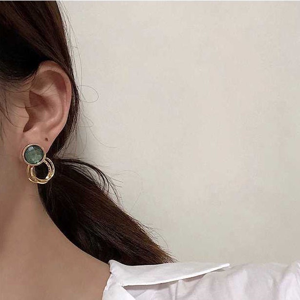 [high quality, affordable and good looking] by-2021 super fairy minority retro harbor style Korean temperament versatile earrings, large and small circles, high-grade green earrings, earrings, female