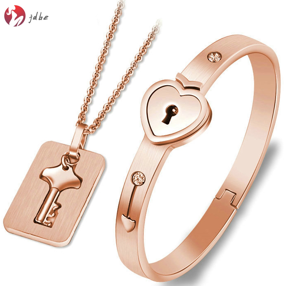 Bộ vòng tay và dây chuyền mặt chìa khóa độc đáo tượng trưng cho tình yêu vĩnh cửu độc đáo