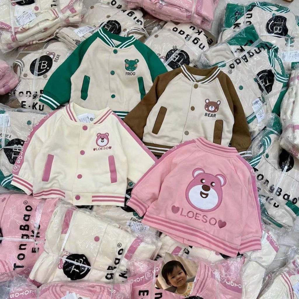 Áo khoác bomber lưng hình gấu LOESO chất nỉ da cá cho bé từ 7 đến 18 kg, SUN KID'S