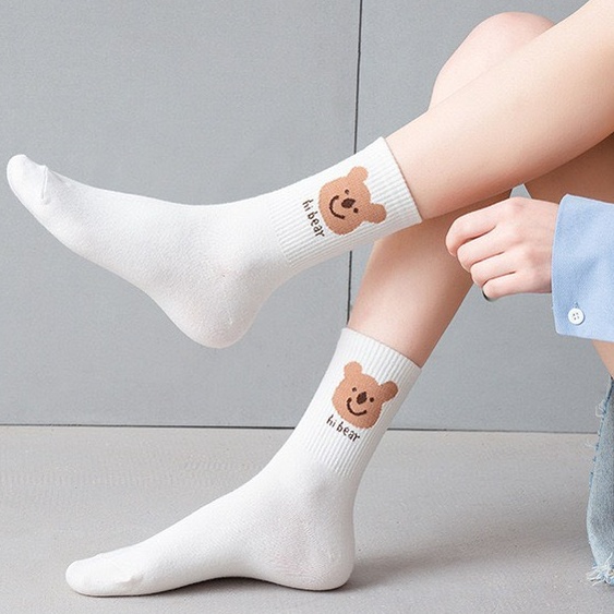 Tất cổ cao màu trắng hình gấu dễ thương đáng yêu phối sneaker phong cách Hàn Quốc LUCIA SISTER T09