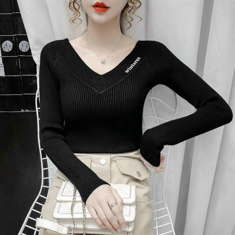 Áo thun cổ tim tay dài cổ thêu chữ  (A15