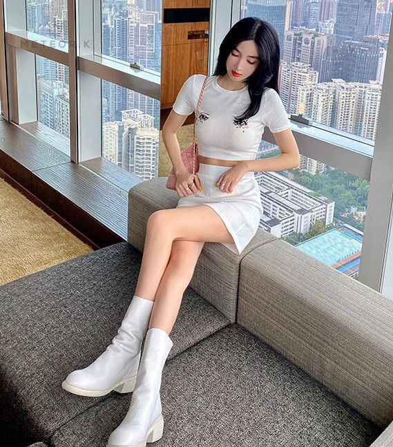 Set Chân Váy Chữ A Và Áo Thun Tay Ngắn Thời Trang Quyến Rũ Cho Nữ