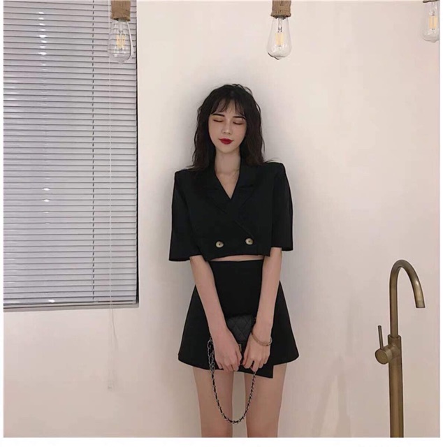 SET SOMI CROPTOP NÚT KÈM QUẦN VÁY ĐEN