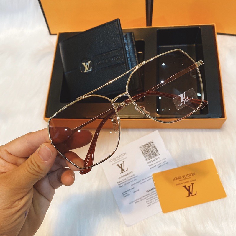 Set Ví Nam và Kính Nam FullBox dành cho nam kèm túi giấy hãng | BigBuy360 - bigbuy360.vn