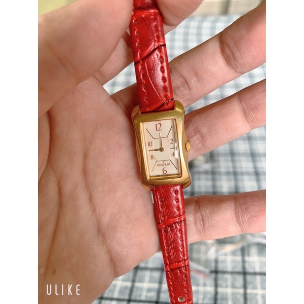 Đồng hồ si nữ Nhật hiệu Kookai, dáng tank dây da