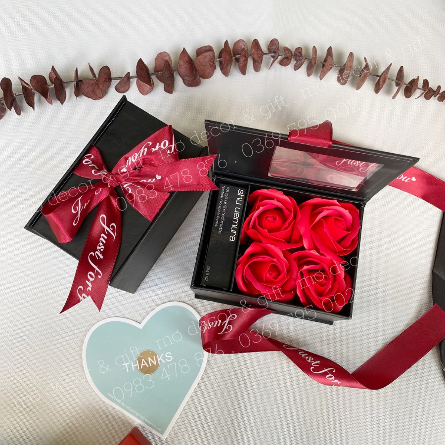 Hộp Hoa Mặt Mika Ngắn Đựng Son, Đựng Quà Kích Thước 12cm x 9,5cm x 8cm - MƠDECOR