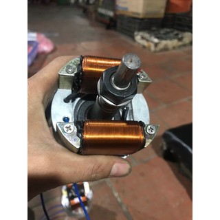 Cục phát điện gắn vào xe máy