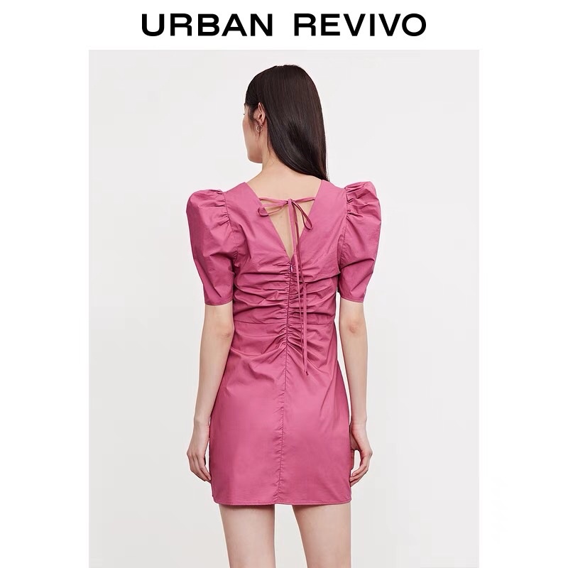 Đầm hồng Urban Revivo