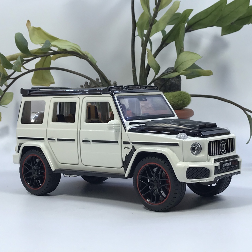 Mô hình xe ô tô Mercedes G900 Brabus V12 tỷ lệ 1:22 bằng kim loại mới ra mắt