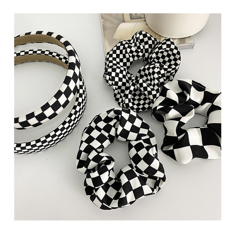 Cột tóc scrunchies cài tóc sọc caro đen trắng hàn quốc hot Tiluca S52