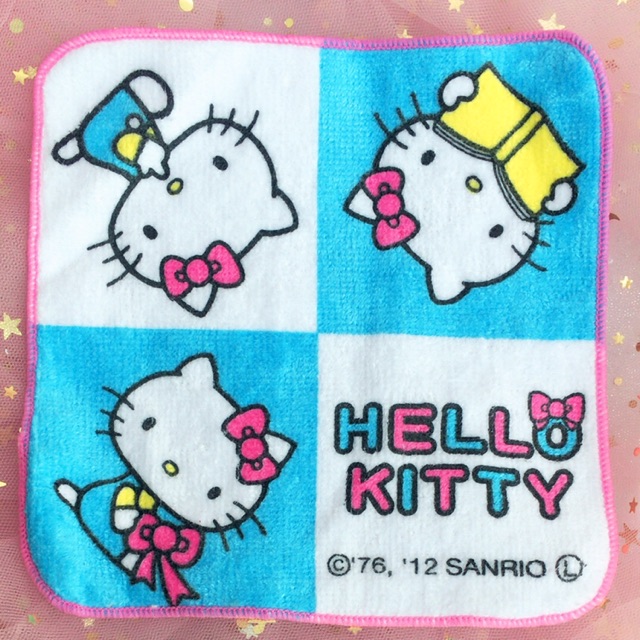 KHĂN VUÔNG CUTE HELLO KITTY