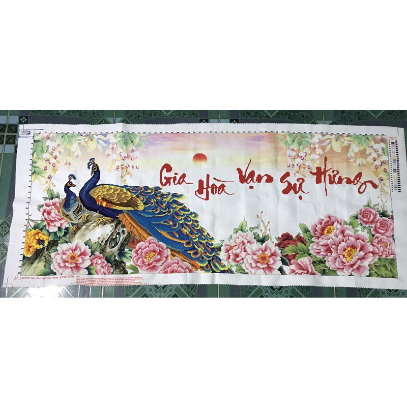 ( Đã thêu ) Tranh chữ thập Gia Hoà Vạn Sự Hưng
