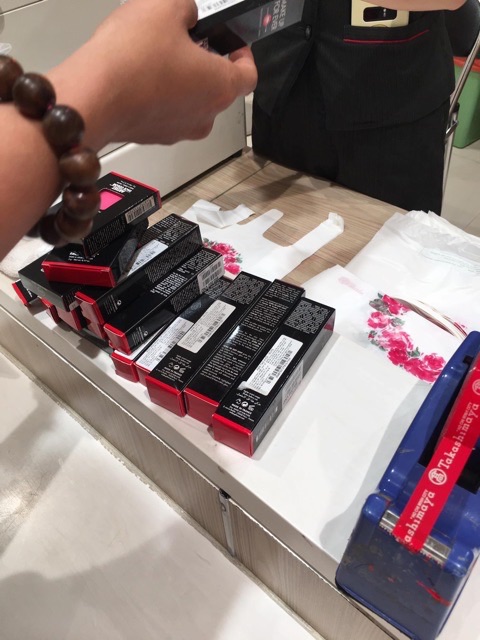 AUTH STORE -Kem nền Make Up Forever Ultra HD Foundation vợt sale ( inbox chọn tone) | BigBuy360 - bigbuy360.vn