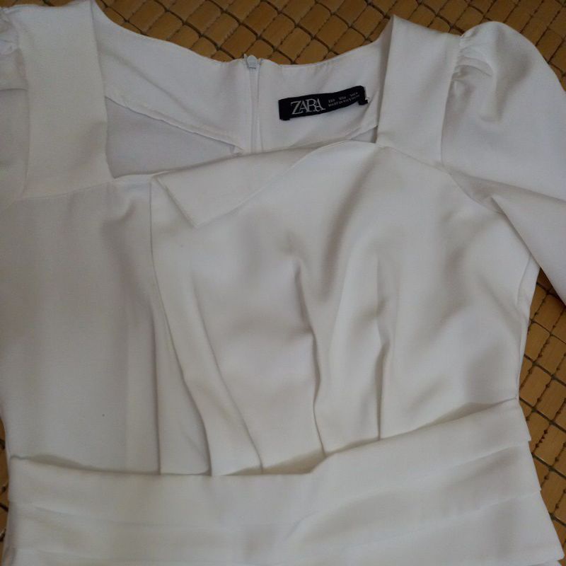 Váy trắng Zara