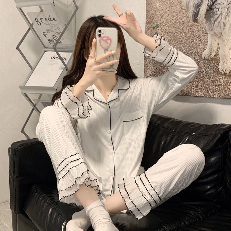 Đồ ngủ bằng vải nhung phối ren bèo nhún ngọt ngào thời trang thu đông dành cho nữ