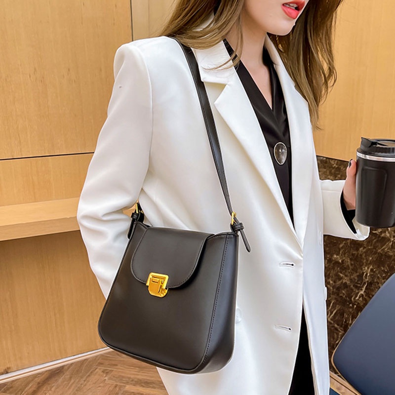 Ielgy Túi Xách Đeo Dưới Gầm Tay Thiết Kế niche Cao Cấp Cho Nữ