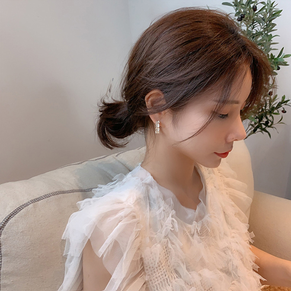 Khuyên tai dáng tròn tạo hình xinh xắn cho nữ