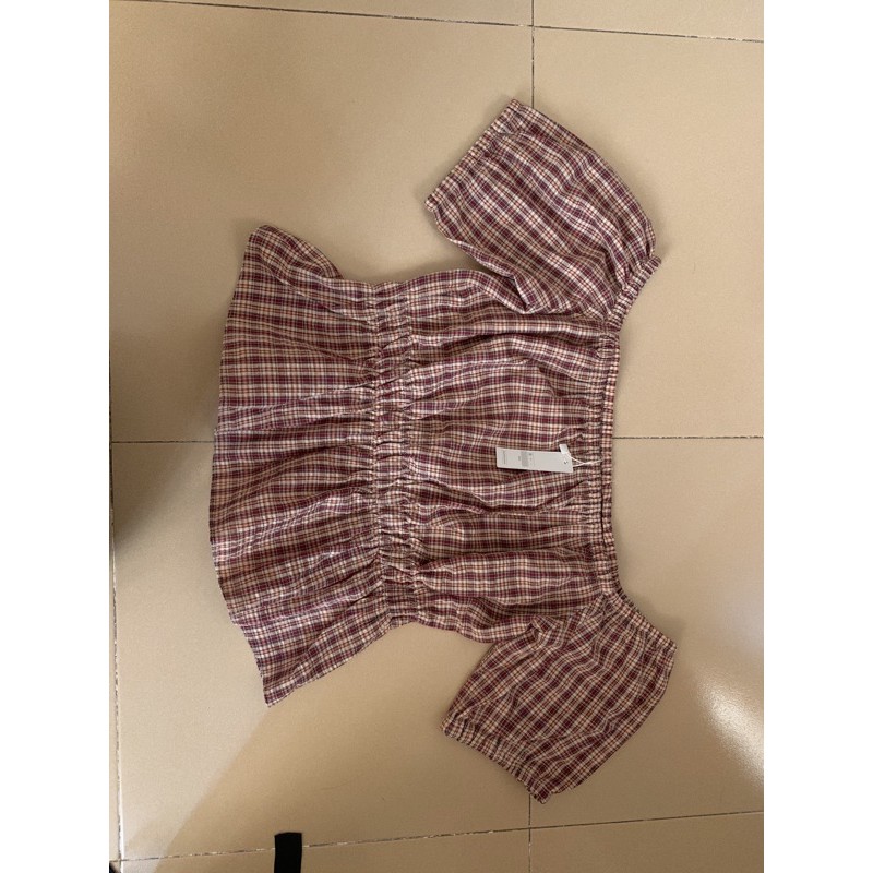 Áo bẹt vai caro