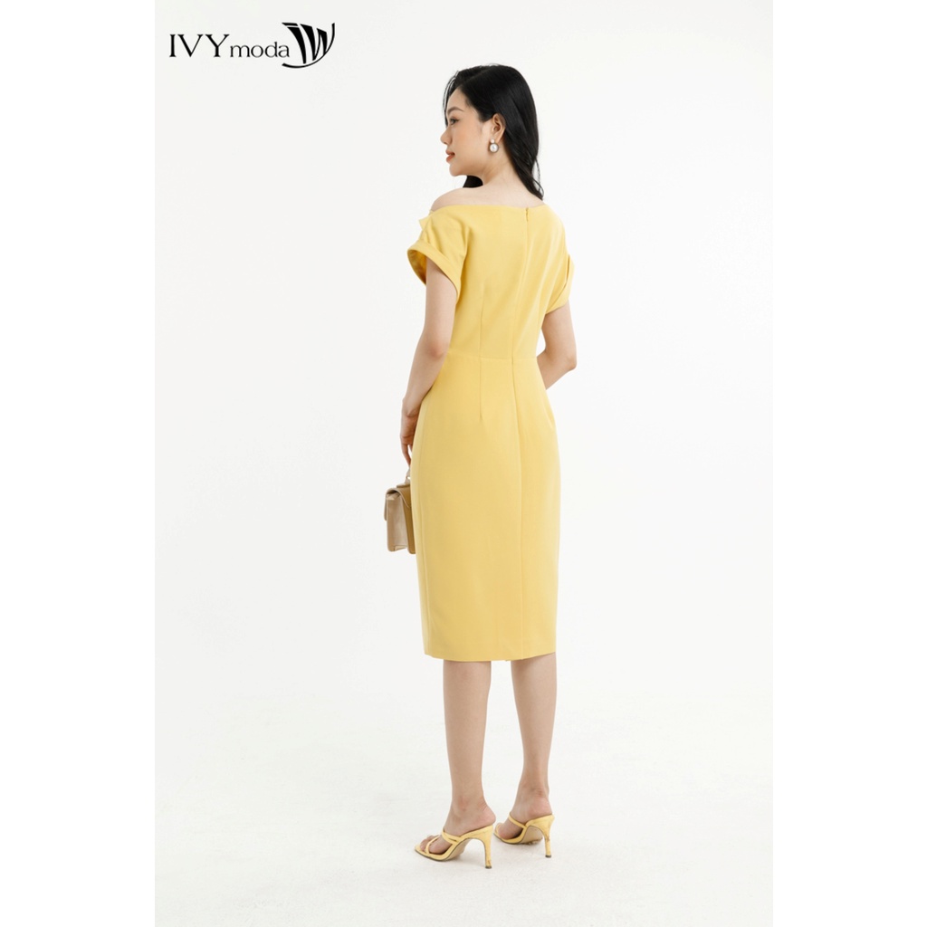 Đầm ôm lệch vai đính hoa nổi nữ IVY moda MS 48M7474
