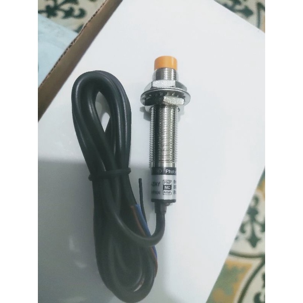 Cảm biến tiệm cận OMRON 24V PNP/NC LJ18A3-8-Z/AY, LJ12A3-4-Z/AY, LJ082A3-2-Z/AY