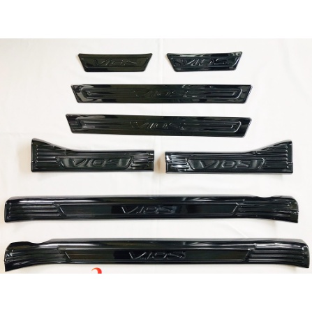 Ốp bậc cửa trong - ngoài Toyota Vios 2018, 2019, 2020, 2021, 2022, 2023 Titan Cao Cấp sáng bóng