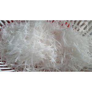 Dừa tươi nạo sợi  dùng để nấu xôi, ăn chè, làm kem, làm nhân bánh...