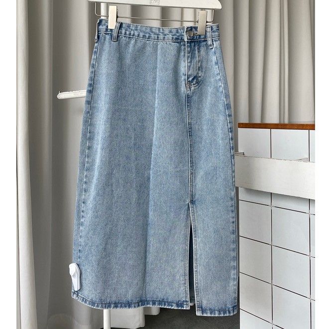 [Mã FADIRECT20 giảm 20K đơn 150K] Chân váy jean dáng dài xẻ 1 bên xanh nhạt - V687 | BigBuy360 - bigbuy360.vn