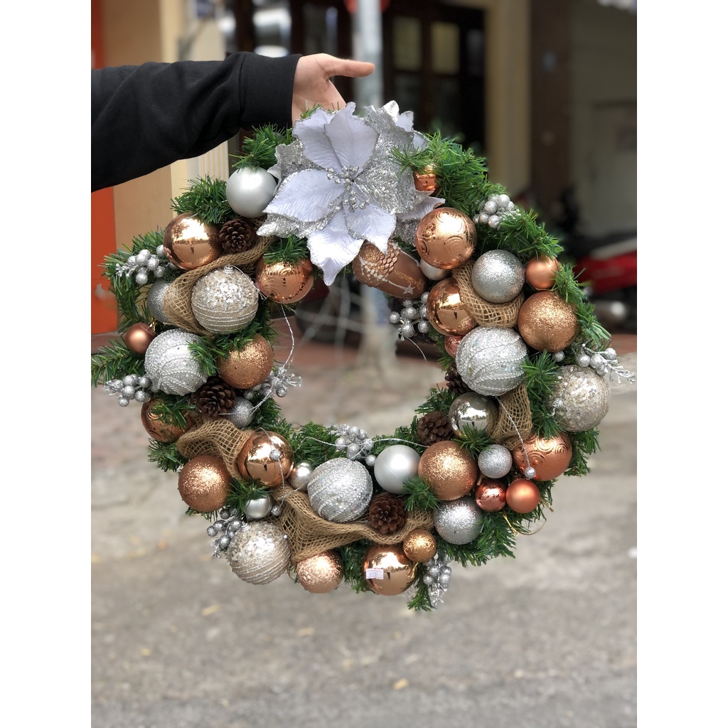 Vòng Nguyệt Quế Trang Trí Giáng sinh Noel đường kính 55cm Tông Vàng Trắng