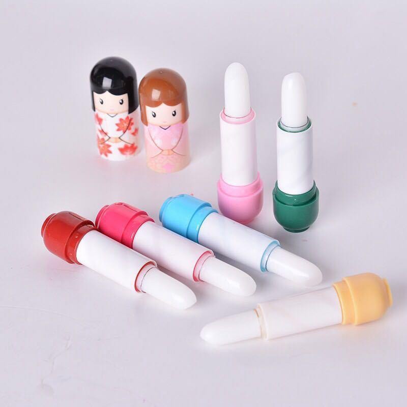 [Hàng mới về] Bộ Son Môi Hengfang Dưỡng Ẩm Chống Nứt Nẻ Thiết Kế Hình Búp Bê Mặc Kimono Dễ Thương | BigBuy360 - bigbuy360.vn