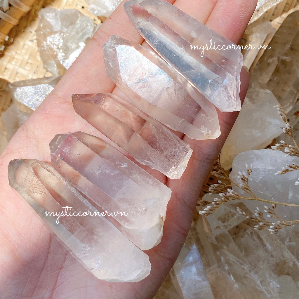 Tinh thể đá thạch anh trắng  Clear Quartz  dùng trong Reiki, đá thanh tẩy,