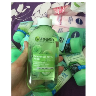 Nước hoa hồng của Garnier