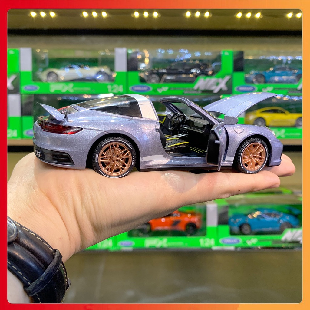 Mô hình xe Porsche 911 Targa 4s tỉ lệ 1:32 NEWAO