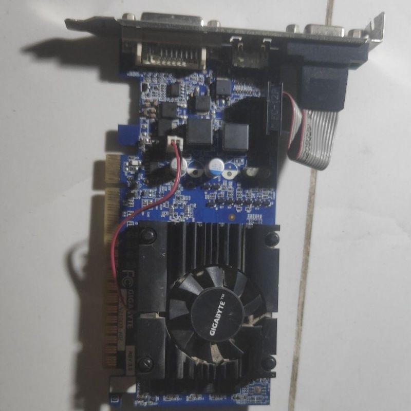xác card màn hình gigabyte n210 còn lên